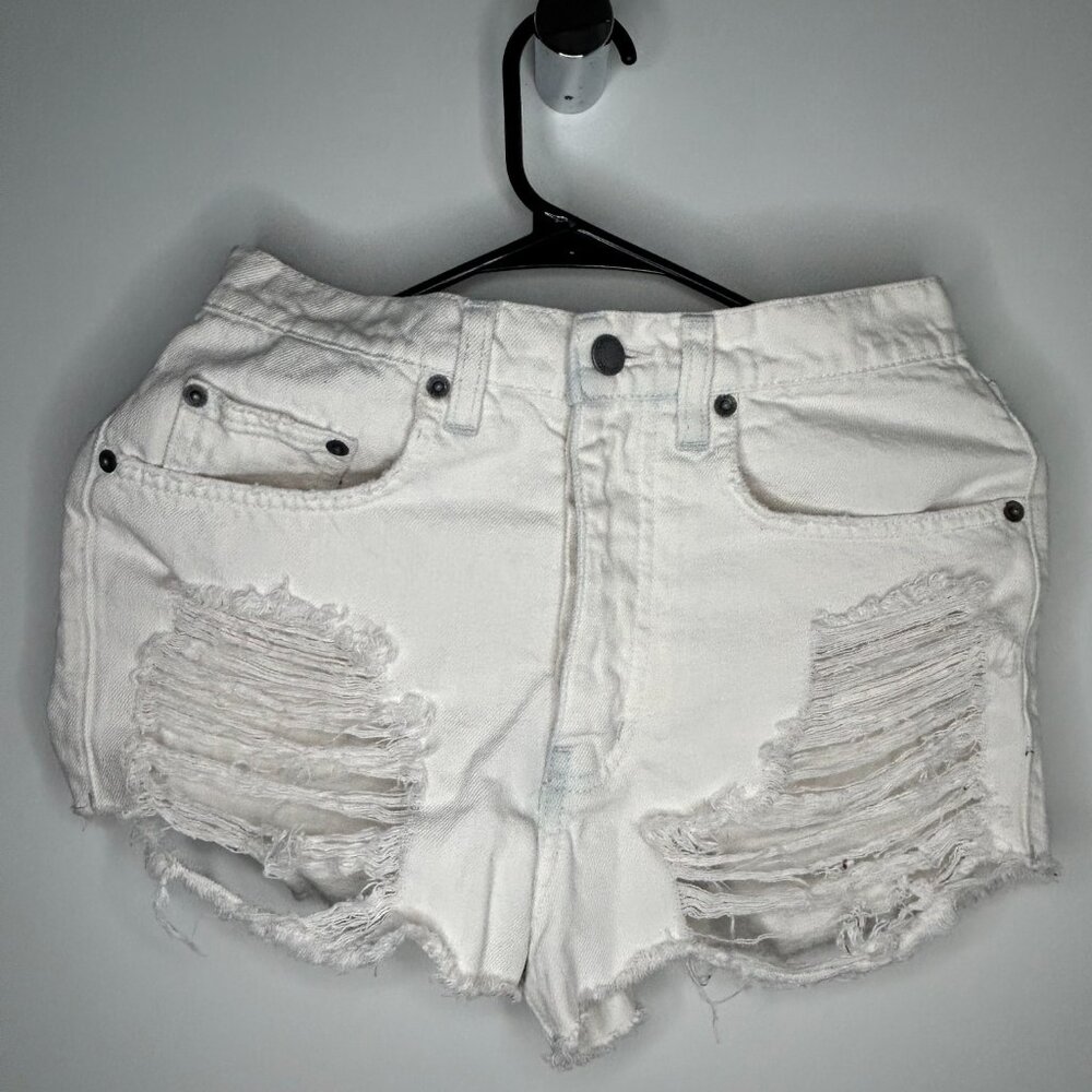 Distressed High Waisted Short - Picture 4 of 8